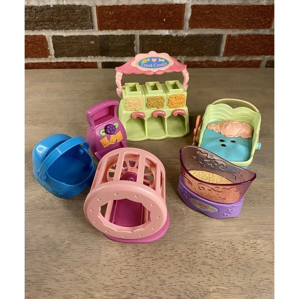 Vtg Littlest Pet Shop LPS Treat Dispenser Center & Additional Accessories